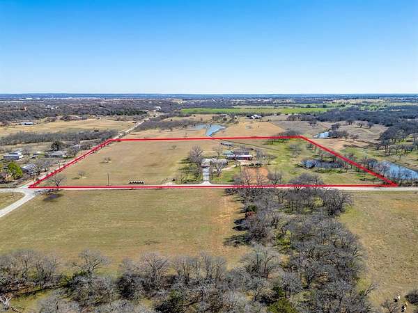 13.3 Acres of Land with Home for Sale in Mineral Wells, Texas