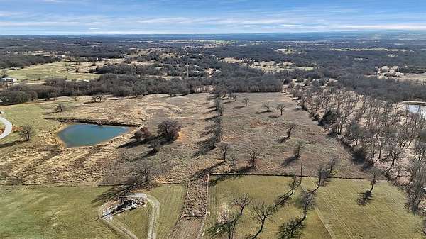 10 Acres of Land for Sale in Decatur, Texas