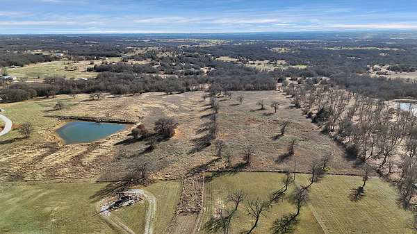10 Acres of Land for Sale in Decatur, Texas