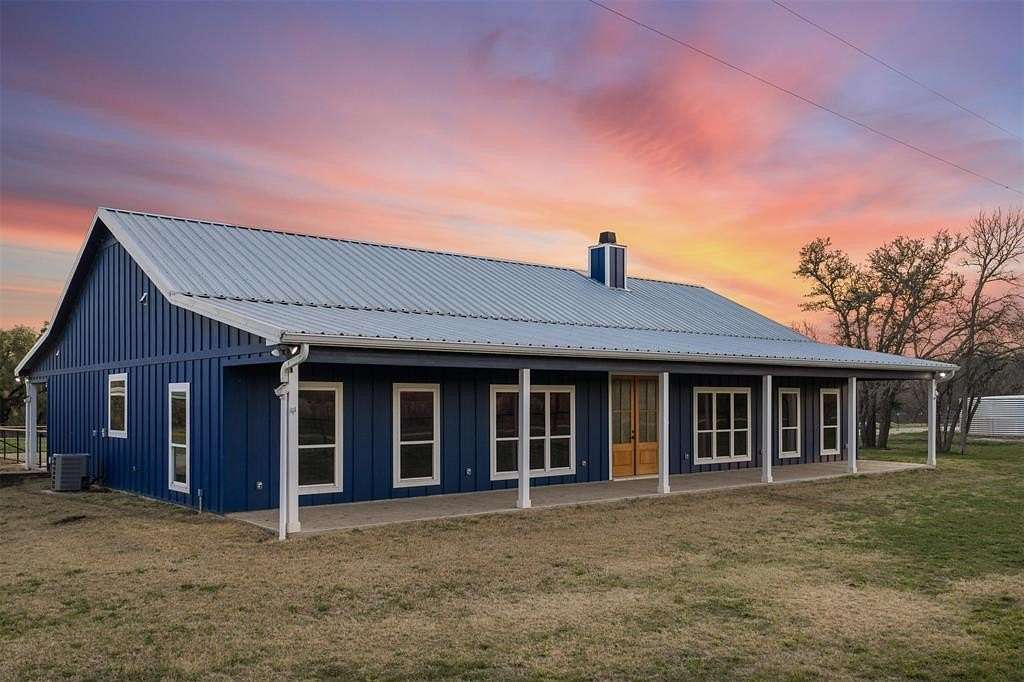 9.22 Acres of Land with Home for Sale in Valley Mills, Texas