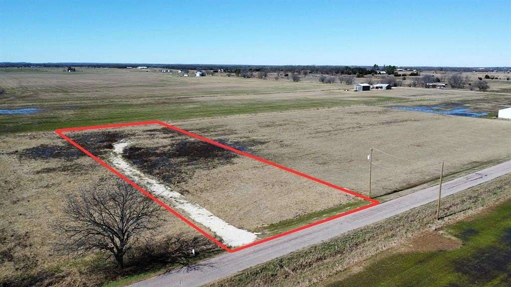 1 Acre of Land for Sale in Collinsville, Texas