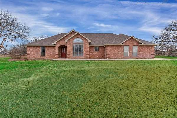 2.74 Acres of Land with Home for Sale in Hudson Oaks, Texas