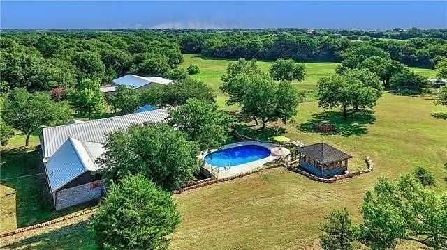16 Acres of Land with Home for Sale in Sherman, Texas