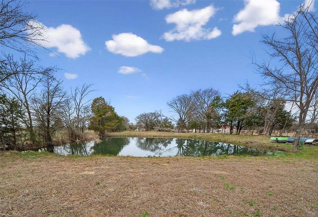4.78 Acres of Land with Home for Sale in Kaufman, Texas