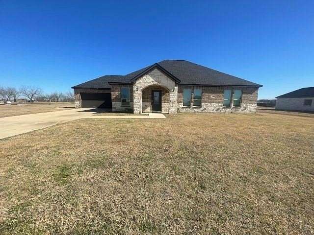 1.58 Acres of Land with Home for Sale in Rice, Texas