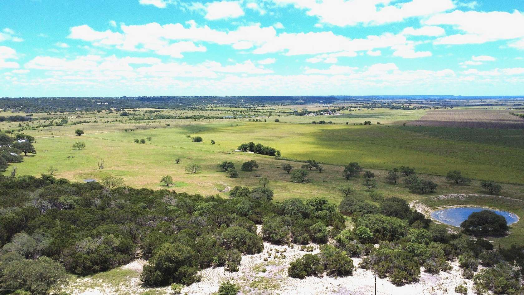 10 Acres of Land for Sale in Jonesboro, Texas