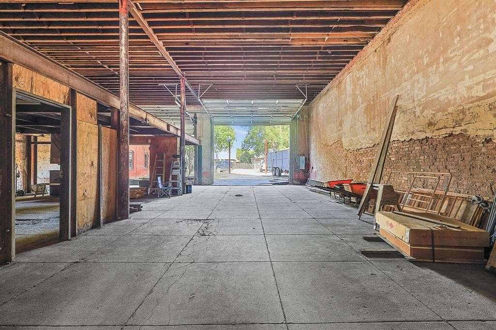 0.27 Acres of Commercial Land for Lease in Hillsboro, Texas