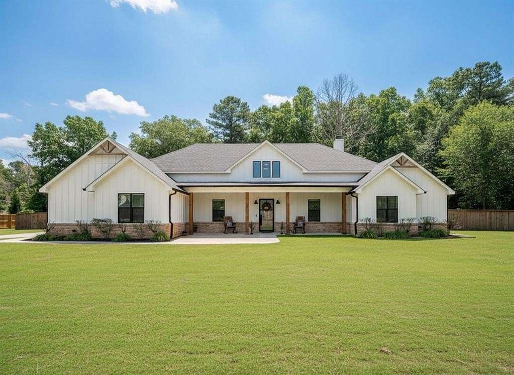 2 Acres of Land with Home for Sale in Lindale, Texas