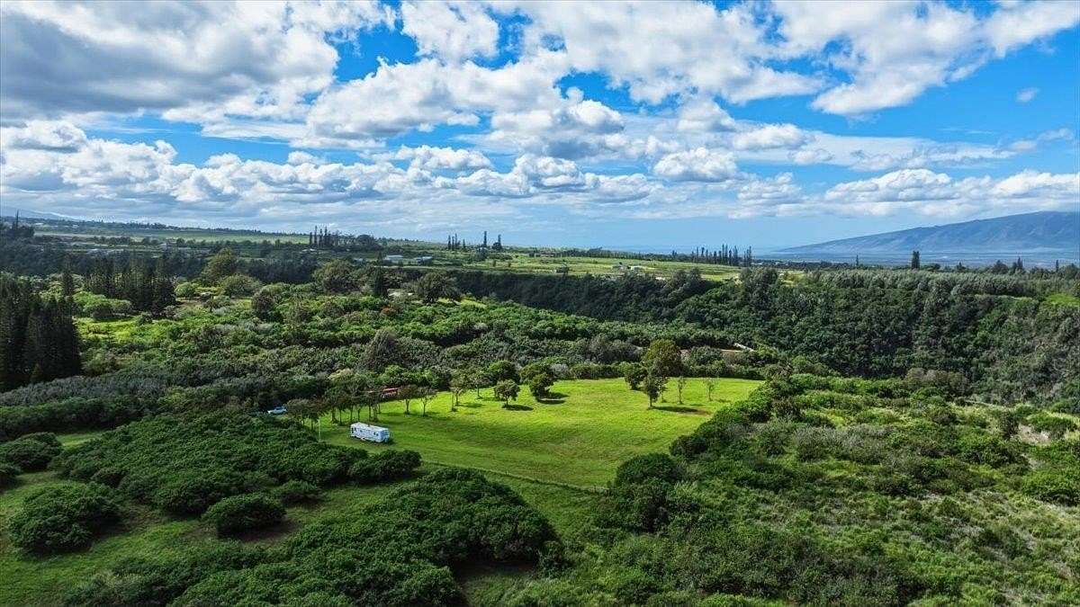 11.5 Acres of Land for Sale in Haʻikū, Hawaii