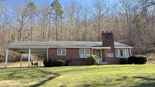 95 Acres of Improved Mixed-Use Land for Sale in McKee, Kentucky