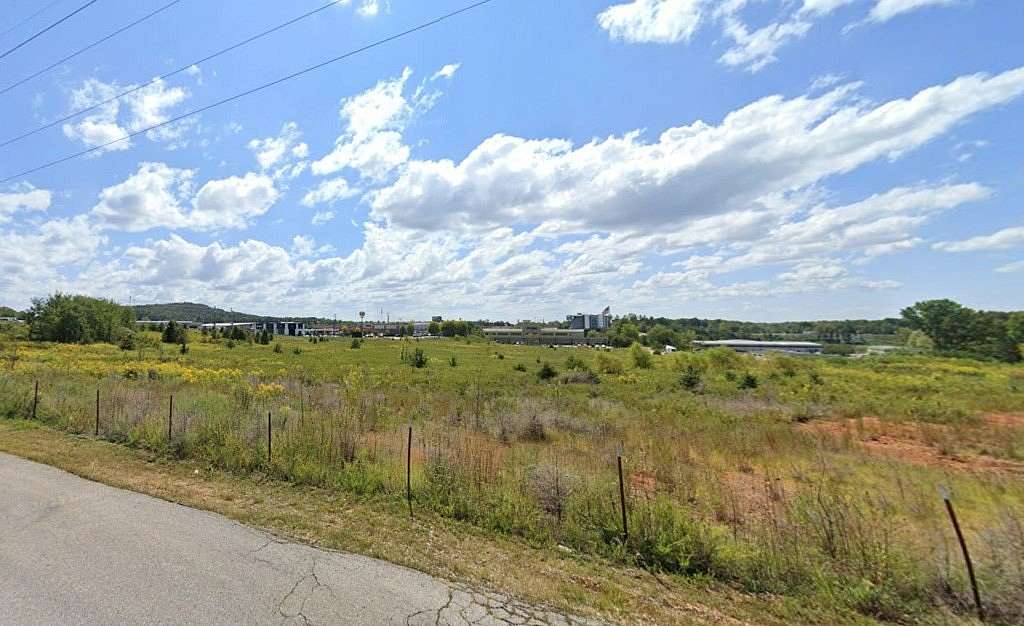 2.78 Acres of Commercial Land for Sale in Cookeville, Tennessee