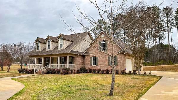 1.5 Acres of Land with Home for Sale in Guin, Alabama