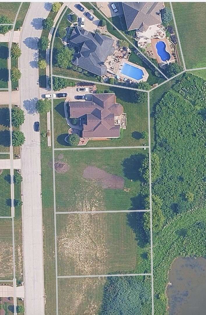 0.7 Acres of Residential Land for Sale in Frankfort, Illinois