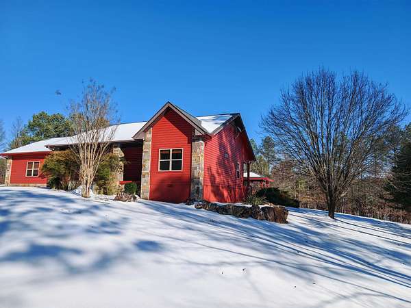 17 Acres of Land with Home for Sale in Hot Springs, Arkansas