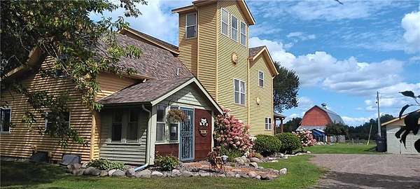 24 Acres of Agricultural Land with Home for Sale in Hayland Township, Minnesota