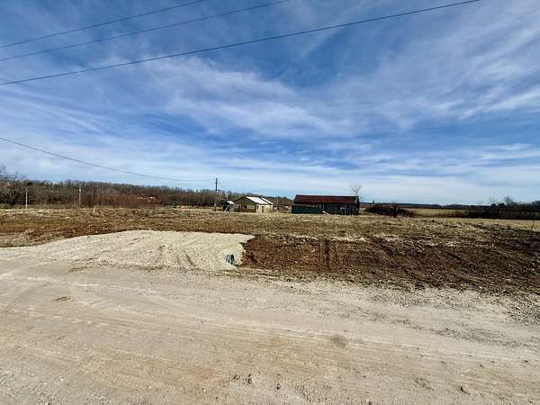 4.33 Acres of Mixed-Use Land for Sale in Cabool, Missouri