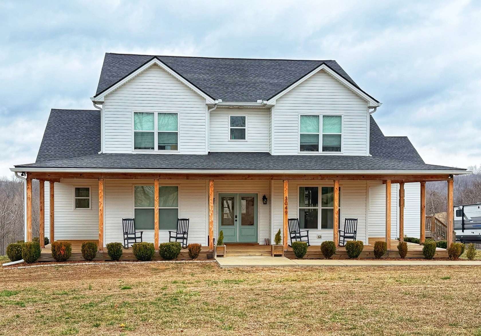 7 Acres of Land with Home for Sale in Palmyra, Tennessee