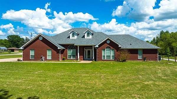 4.62 Acres of Land with Home for Sale in Mount Pleasant, Texas