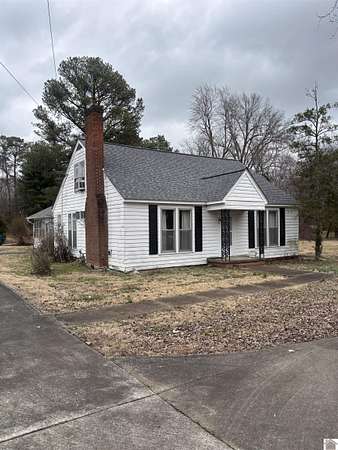 2 Acres of Land with Home for Sale in Paducah, Kentucky