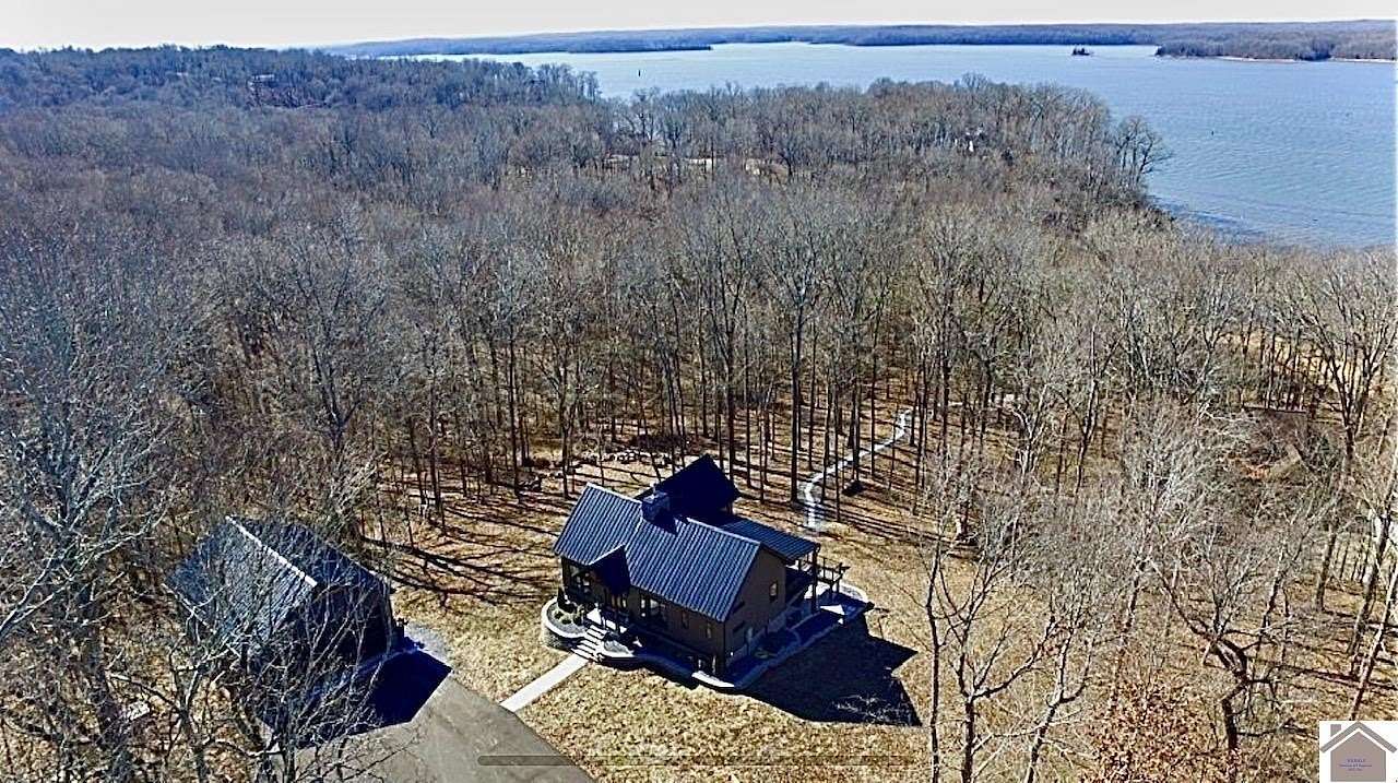 4.4 Acres of Land with Home for Sale in Eddyville, Kentucky