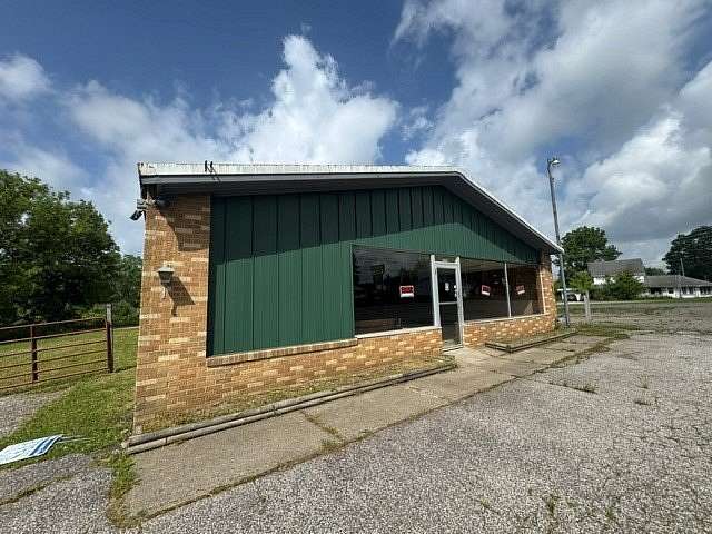 1.55 Acres of Improved Commercial Land for Sale in Union City, Pennsylvania