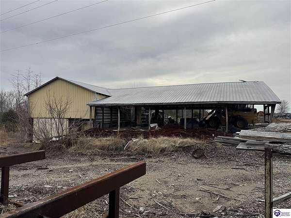 25 Acres of Commercial Land for Sale in Hodgenville, Kentucky