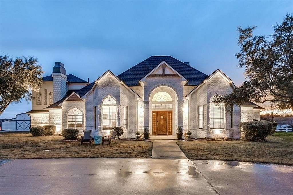 1.53 Acres of Land with Home for Sale in Rockwall, Texas