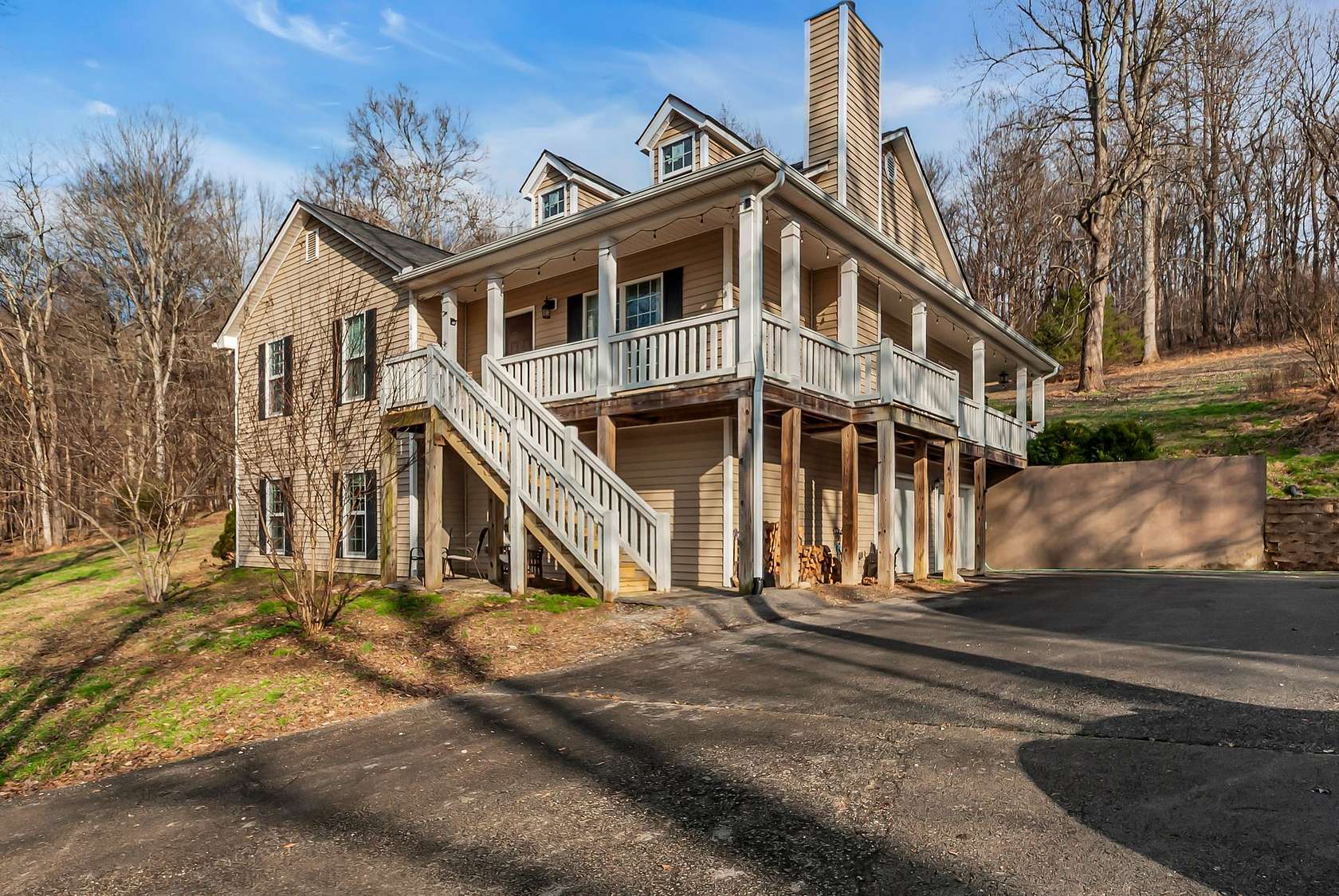 7 Acres of Land with Home for Sale in Fayetteville, Tennessee