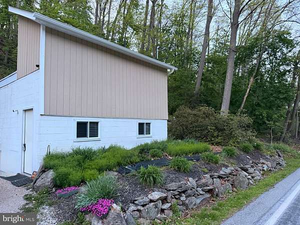 0.52 Acres of Land with Home for Sale in Glen Rock, Pennsylvania