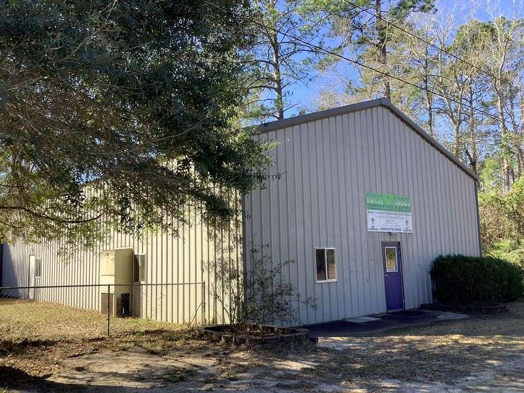 2 Acres of Improved Commercial Land for Sale in Newton, Texas