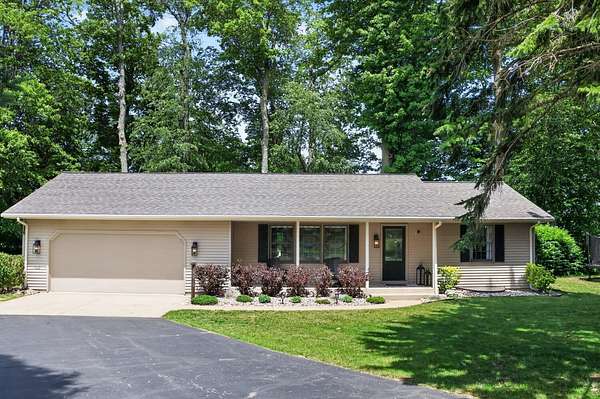 15 Acres of Land with Home for Sale in South Haven, Michigan