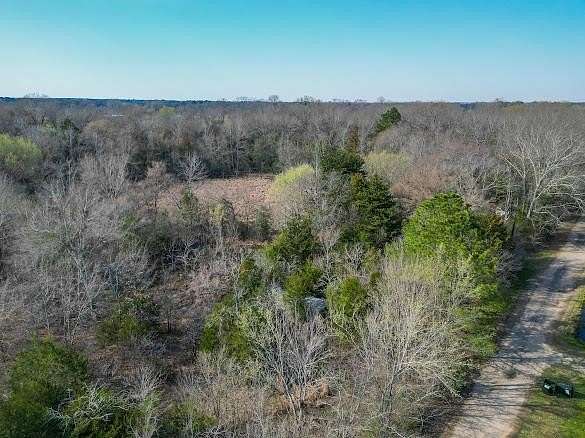 4.5 Acres of Land for Sale in Palestine, Texas