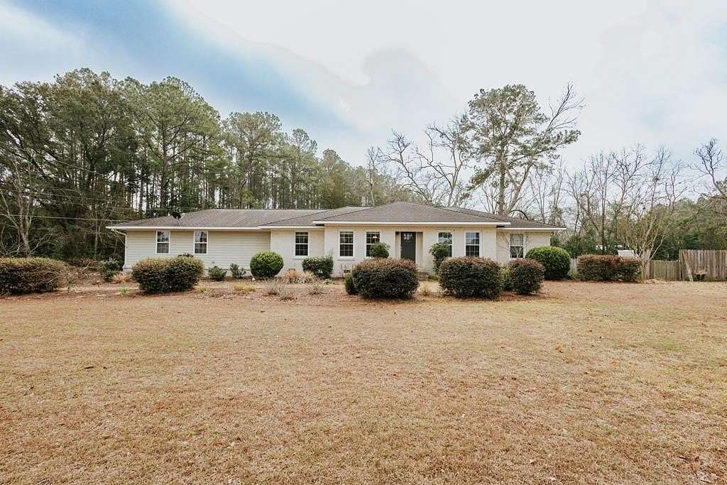 1.52 Acres of Land with Home for Sale in Thomasville, Georgia
