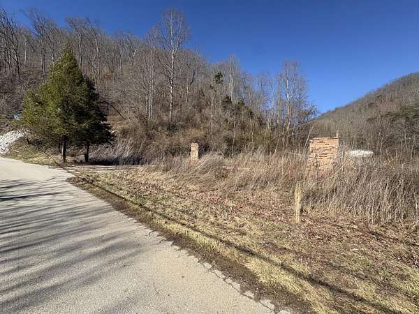 0.4 Acres of Land for Sale in Oneida, Kentucky