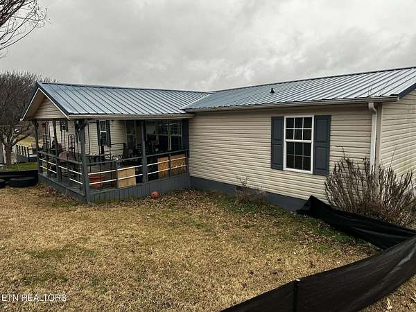 1.5 Acres of Land with Home for Sale in Speedwell, Tennessee