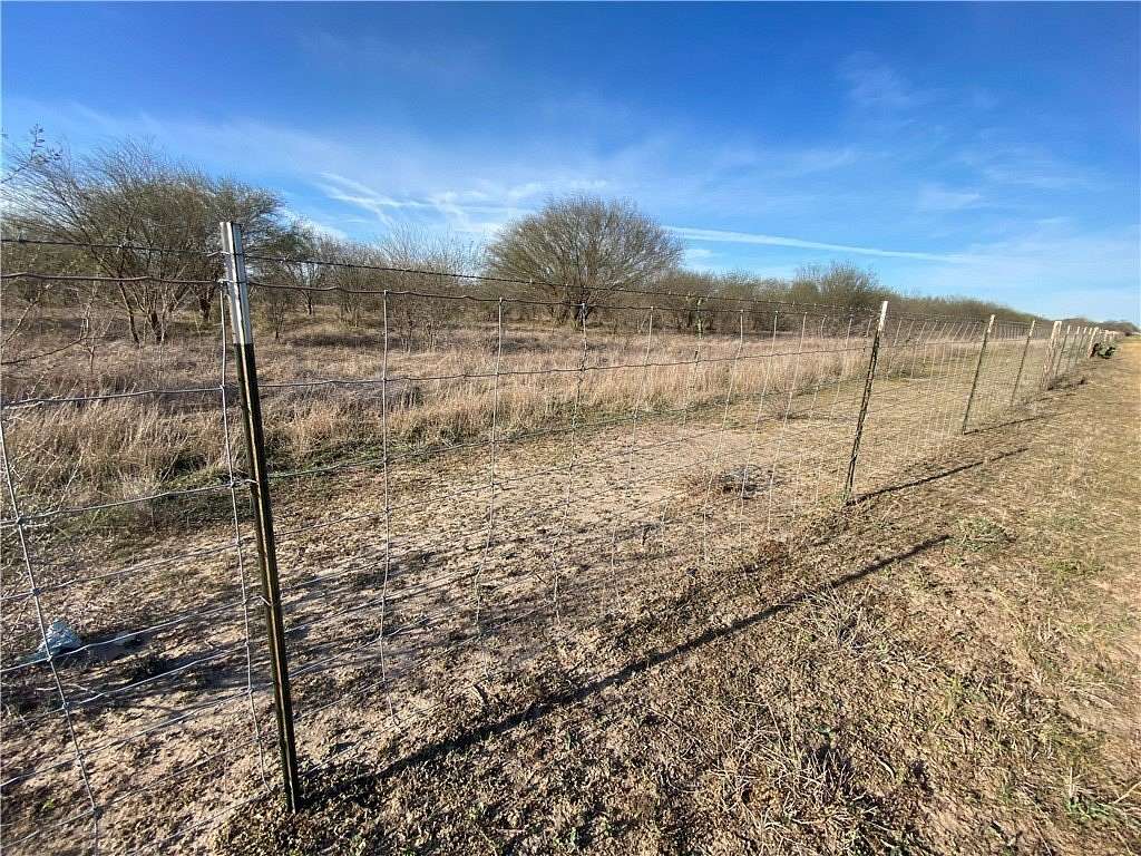 20 Acres of Land for Sale in Orange Grove, Texas
