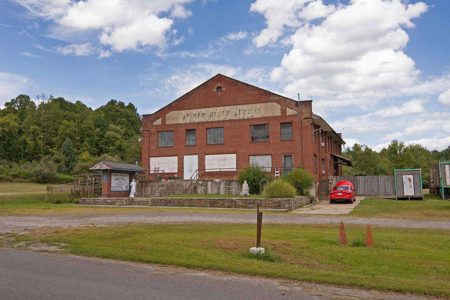 1.85 Acres of Mixed-Use Land for Sale in Oak Hill, West Virginia