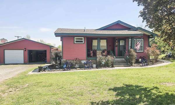 1.54 Acres of Land with Home for Sale in Clinton, Arkansas