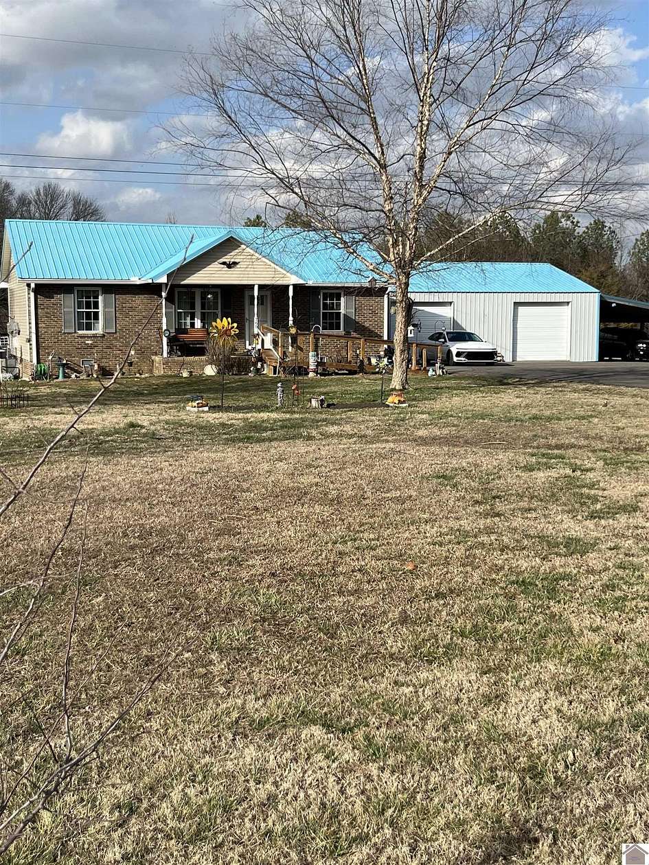 19.2 Acres of Land with Home for Sale in Cadiz, Kentucky