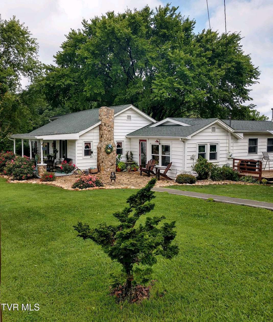 7.7 Acres of Land with Home for Sale in Mount Carmel, Tennessee