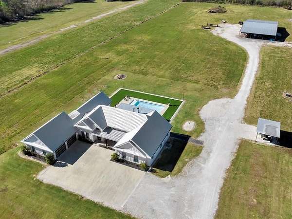 7 Acres of Land with Home for Sale in Lufkin, Texas