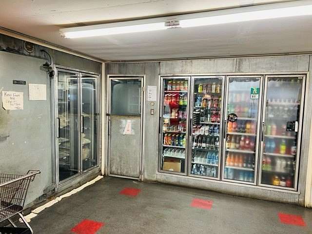 1.65 Acres of Improved Commercial Land for Sale in Hemphill, Texas