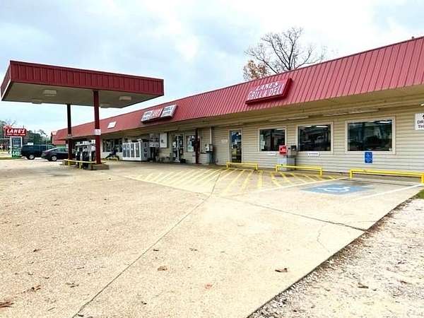 1.65 Acres of Improved Commercial Land for Sale in Hemphill, Texas