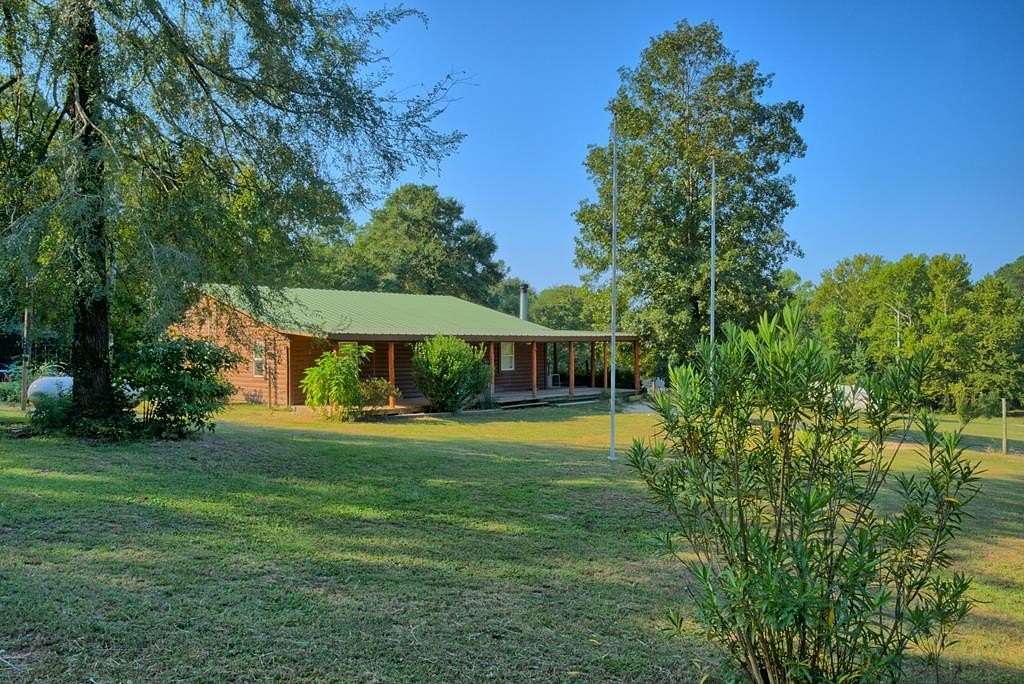 24.3 Acres of Land with Home for Sale in Wiergate, Texas