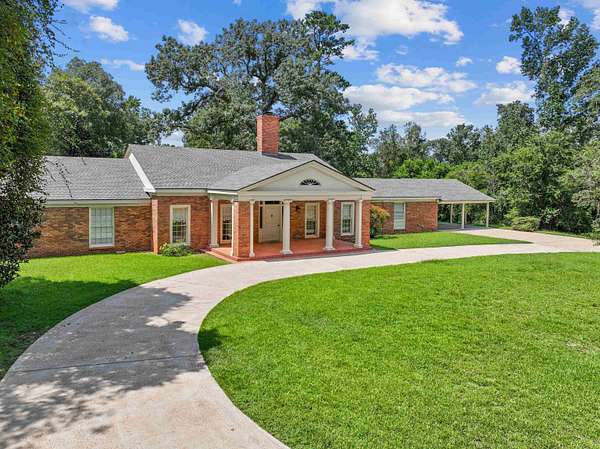 18 Acres of Land with Home for Sale in Jasper, Texas