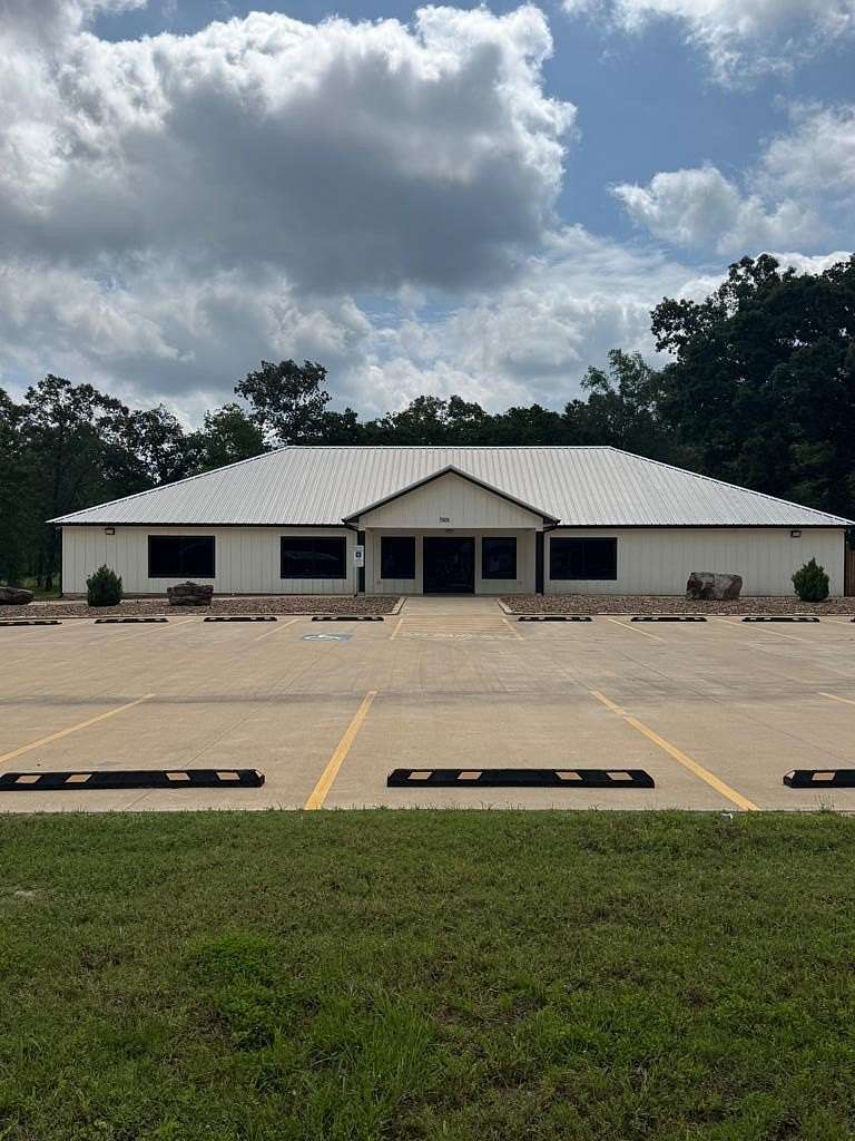 1.75 Acres of Improved Mixed-Use Land for Sale in Lufkin, Texas
