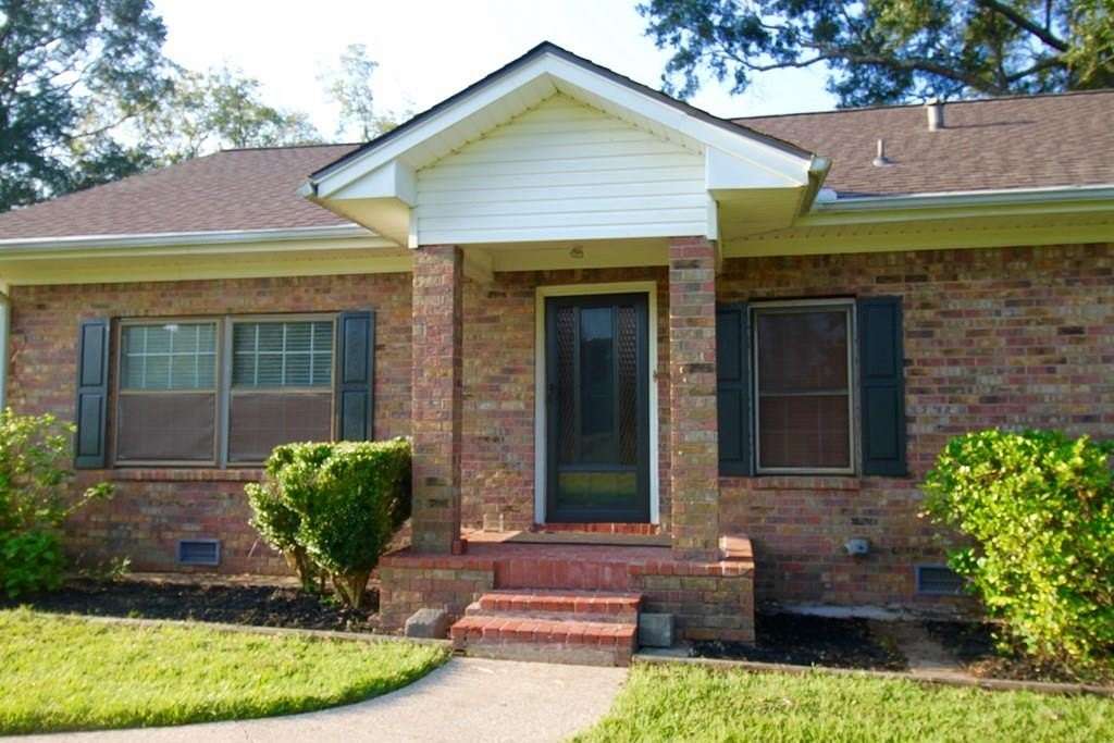 25 Acres of Recreational Land with Home for Sale in Lufkin, Texas