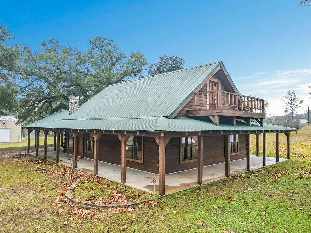 5.48 Acres of Land with Home for Sale in Colmesneil, Texas