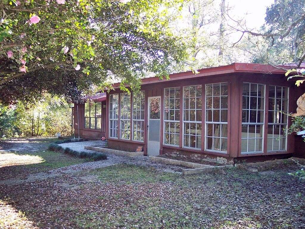 15 Acres of Recreational Land with Home for Sale in Jasper, Texas