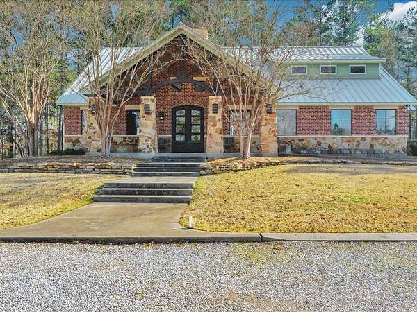 15 Acres of Improved Mixed-Use Land for Sale in Lufkin, Texas